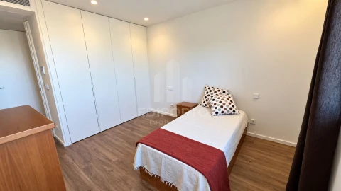 Apartamento T2 para Arrendamento em Santa Marinha e São Pedro da Afurada