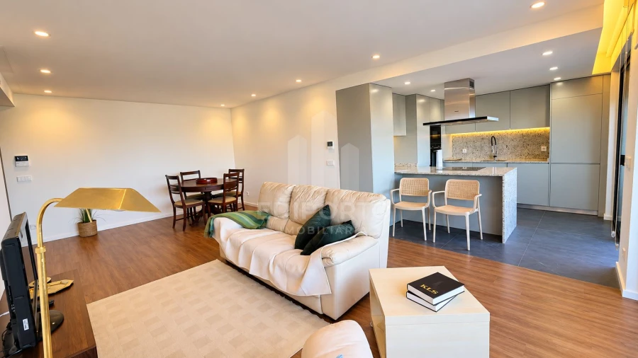 Apartamento T2 para Arrendamento em Santa Marinha e São Pedro da Afurada