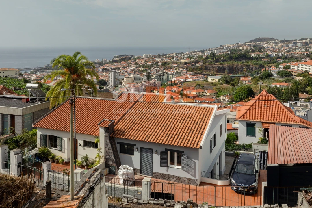 Moradia T4 para Venda em Funchal (Santa Luzia) Foto 44