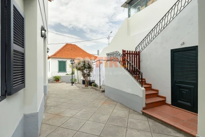 Moradia T4 para Venda em Funchal (Santa Luzia)