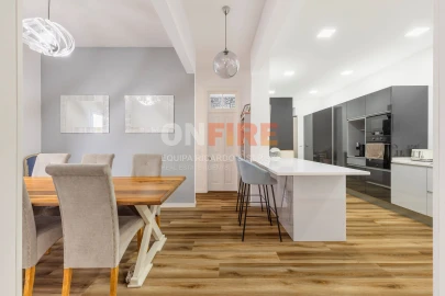 Moradia T4 para Venda em Funchal (Santa Luzia)