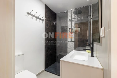 Moradia T4 para Venda em Funchal (Santa Luzia)