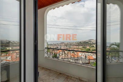 Moradia T4 para Venda em Funchal (Santa Luzia)