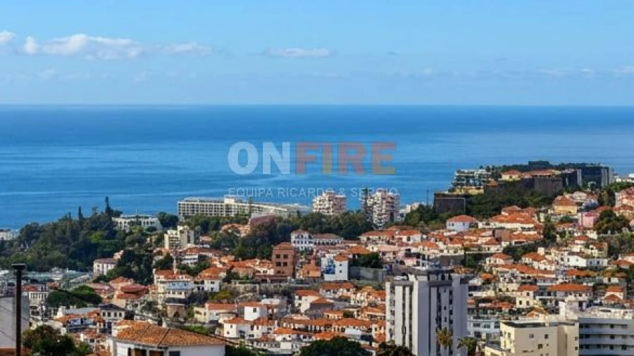 Moradia T4 para Venda em Funchal (Santa Luzia)