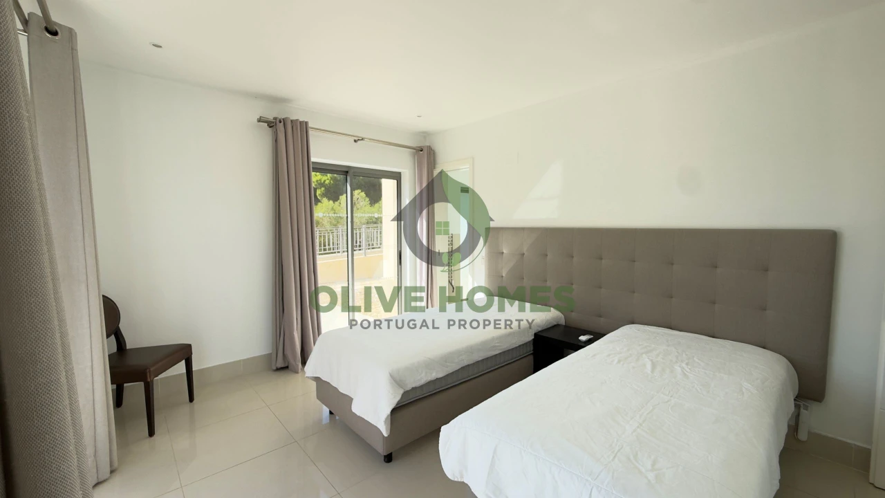 Apartamento T2 para Venda em Quarteira Foto 4