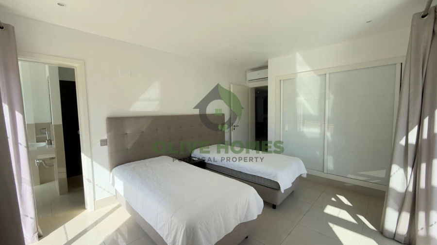 Apartamento T2 para Venda em Quarteira Foto 19