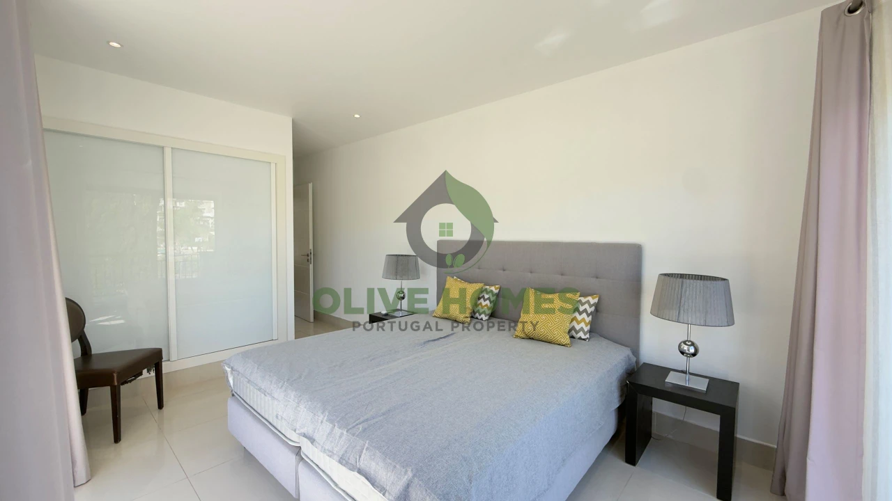 Apartamento T2 para Venda em Quarteira Foto 5