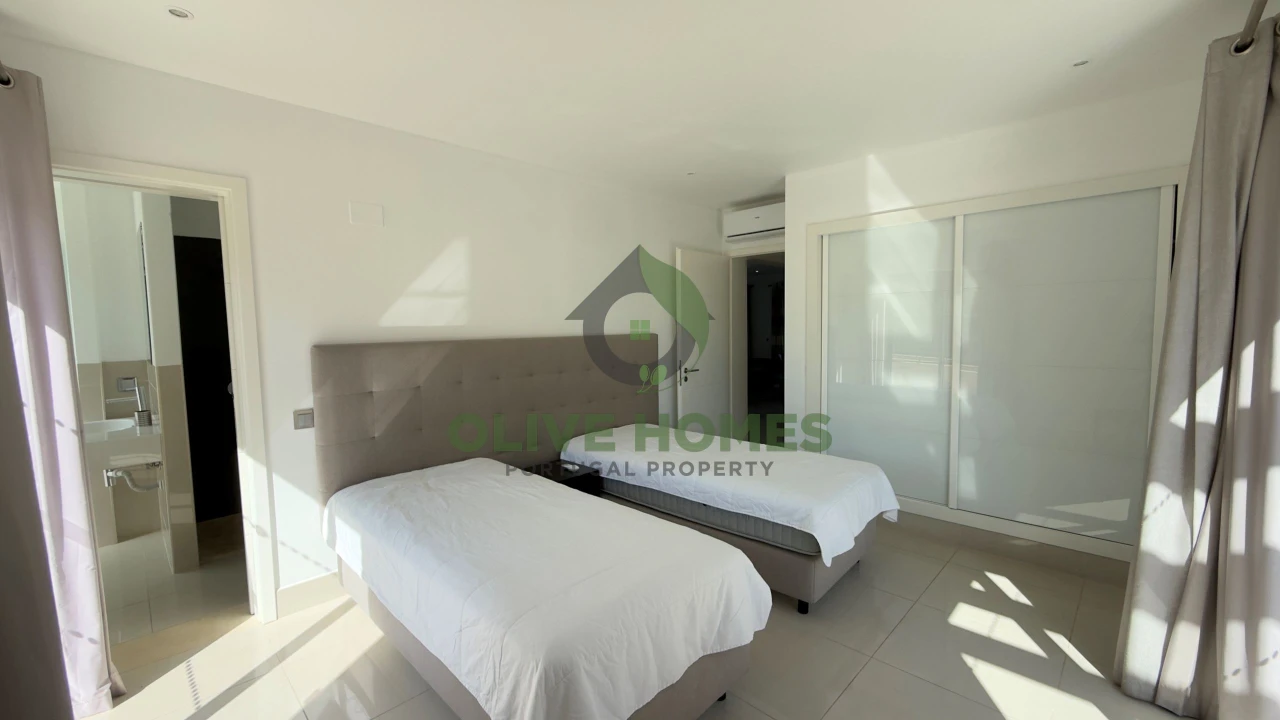 Apartamento T2 para Venda em Quarteira Foto 19