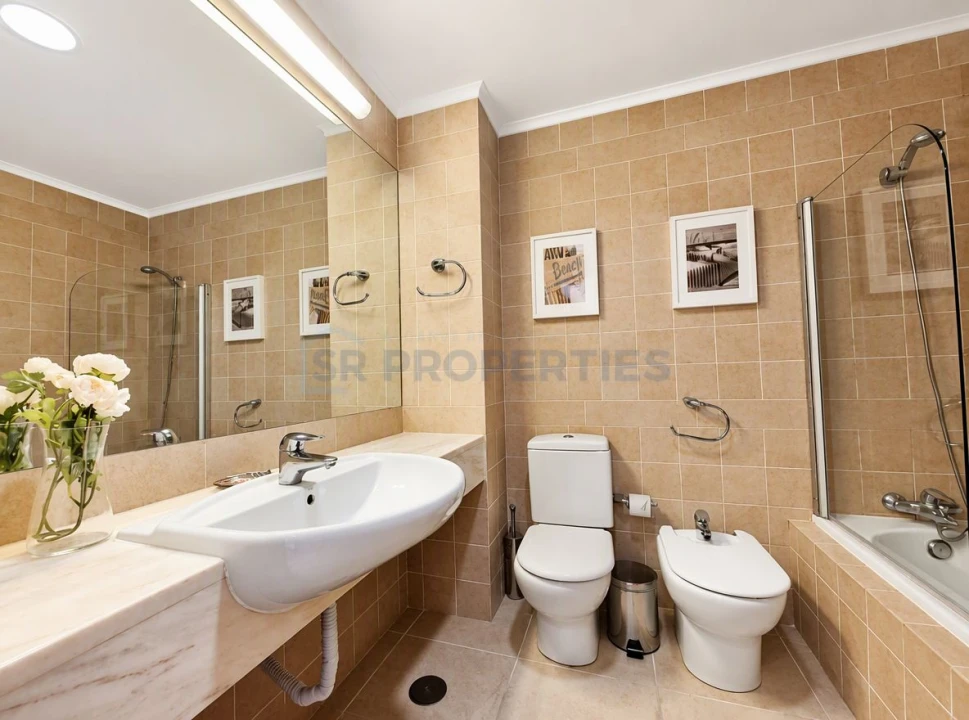 Apartamento T1 para Venda em Quarteira Foto 9