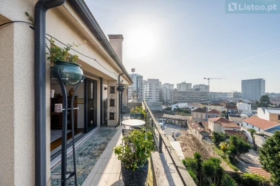 Apartamento T5 para Venda em Aldoar, Foz do Douro e Nevogilde