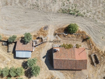 Quinta T3 para Venda em Capelins (Santo Antonio)