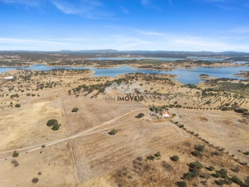 Quinta T3 para Venda em Capelins (Santo Antonio)