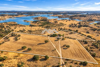 Quinta T3 para Venda em Capelins (Santo Antonio)