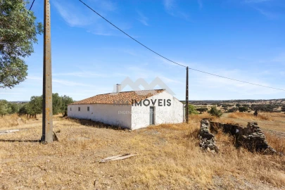 Quinta T3 para Venda em Capelins (Santo Antonio)