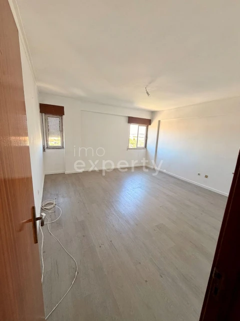 Apartamento T3 para Venda em Abrigada e Cabanas de Torres