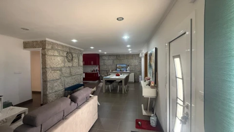 Moradia T3 para Venda em Vilarelhos
