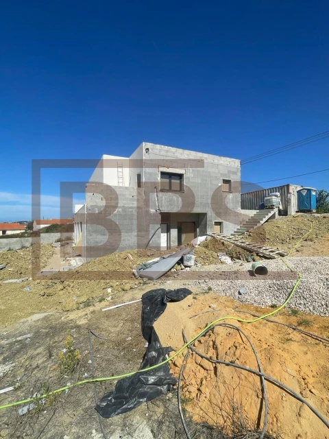 Moradia T5 para Venda em Agualva e Mira-Sintra