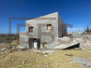 Moradia T5 para Venda em Agualva e Mira-Sintra