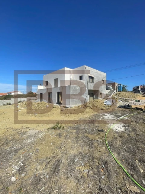 Moradia T5 para Venda em Agualva e Mira-Sintra