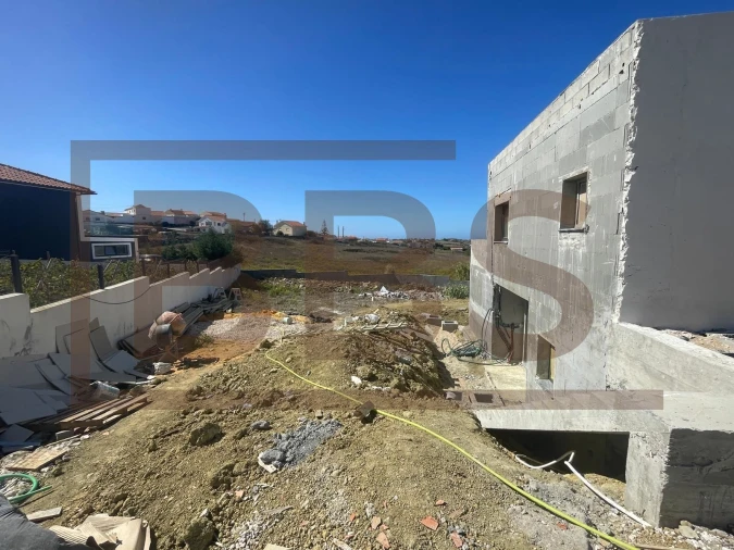 Moradia T5 para Venda em Agualva e Mira-Sintra Foto 3