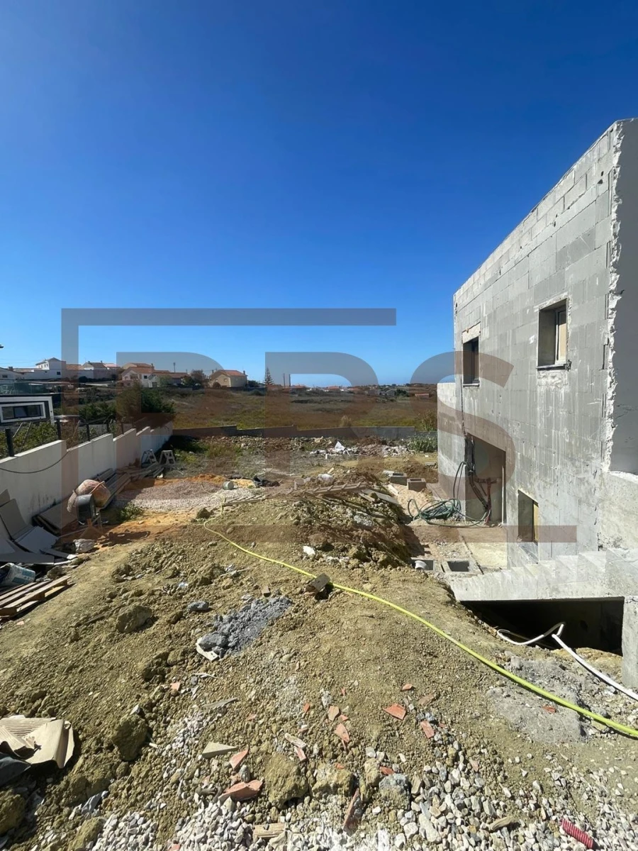 Moradia T5 para Venda em Agualva e Mira-Sintra Foto 4