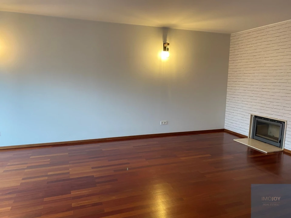 Apartamento T3 para Arrendamento em Ramalde Foto 3