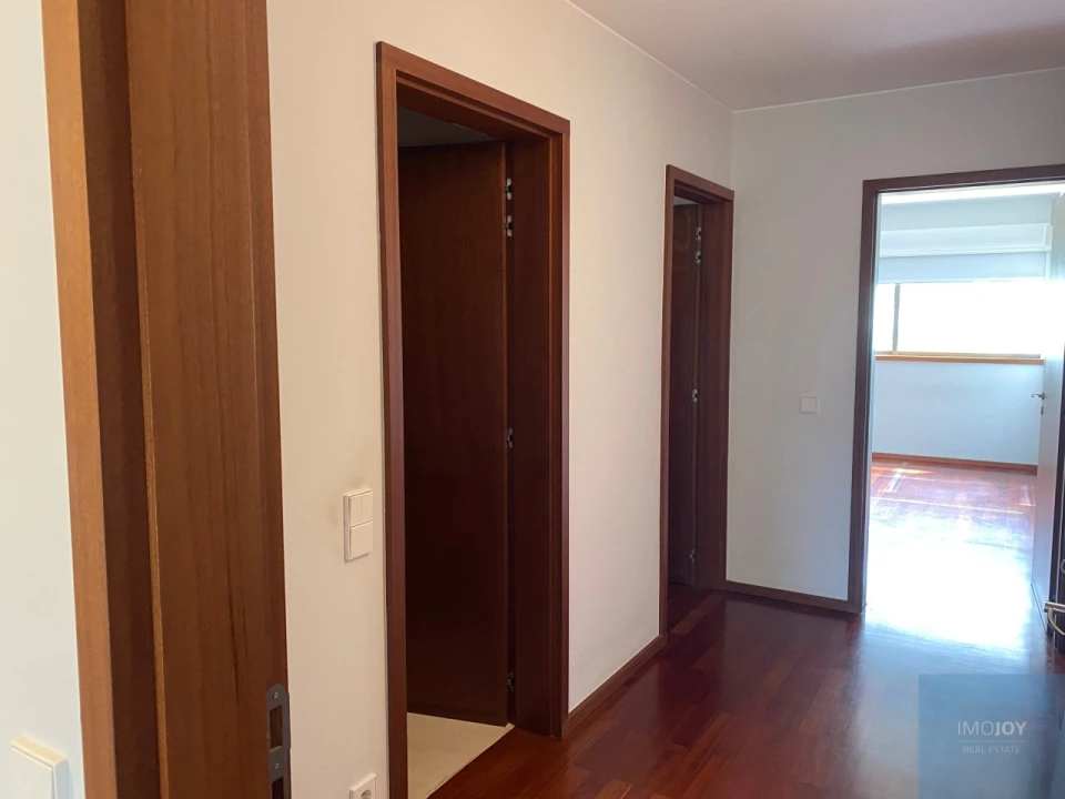 Apartamento T3 para Arrendamento em Ramalde Foto 13