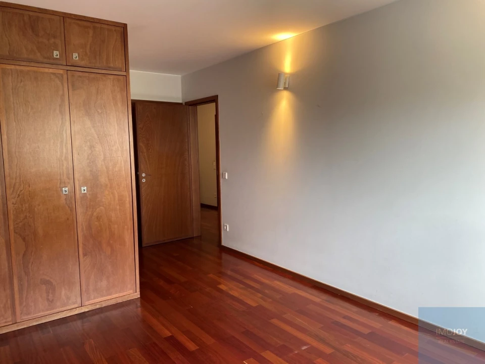 Apartamento T3 para Arrendamento em Ramalde Foto 21