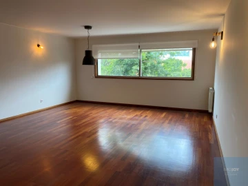 Apartamento T3 para Arrendamento em Ramalde