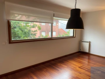 Apartamento T3 para Arrendamento em Ramalde