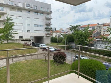 Apartamento T3 para Arrendamento em Ramalde