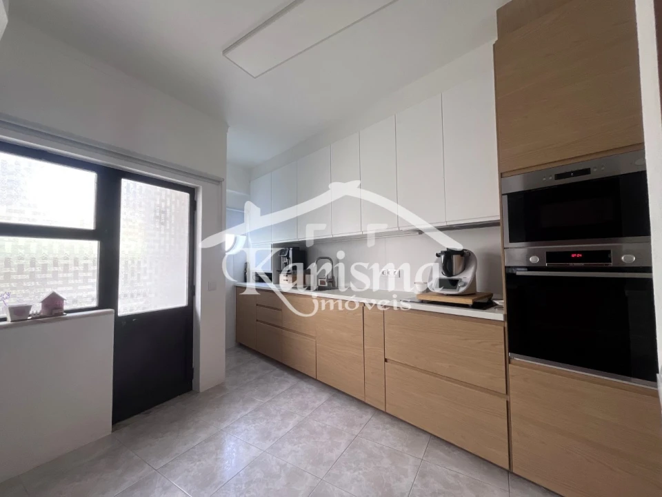 Apartamento T3 para Venda em Portimão Foto 9