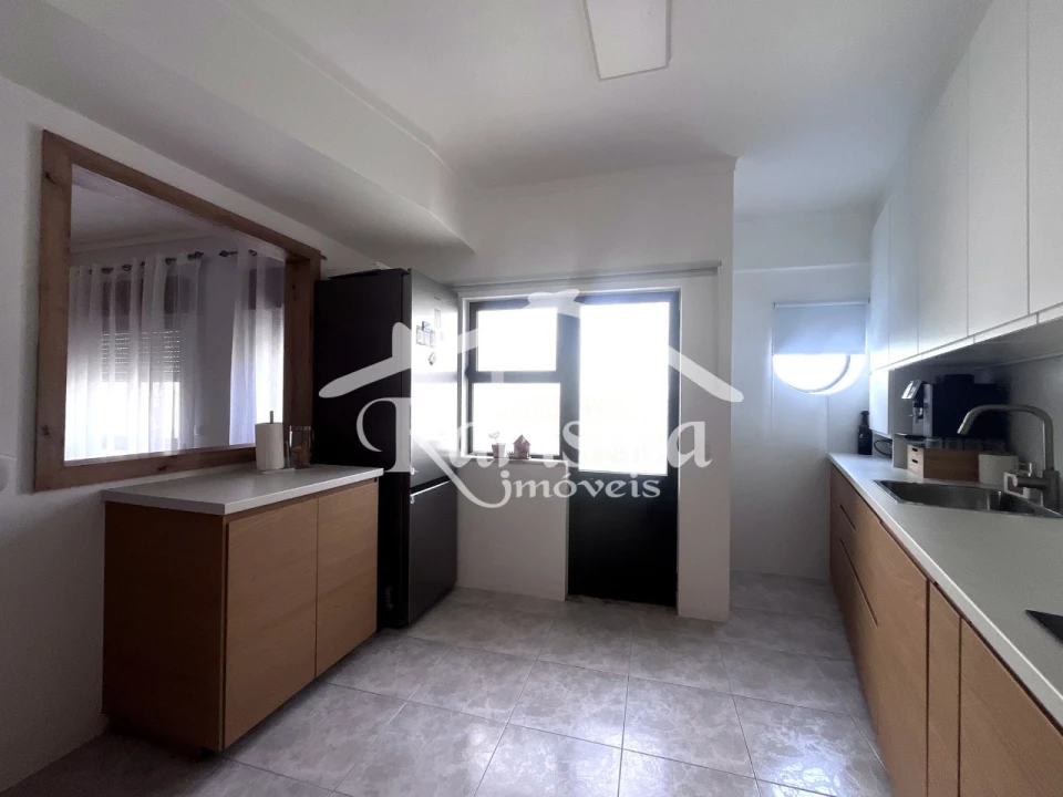 Apartamento T3 para Venda em Portimão Foto 11