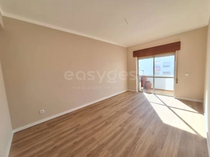 Apartamento T2 para Venda em Portimão Foto 2