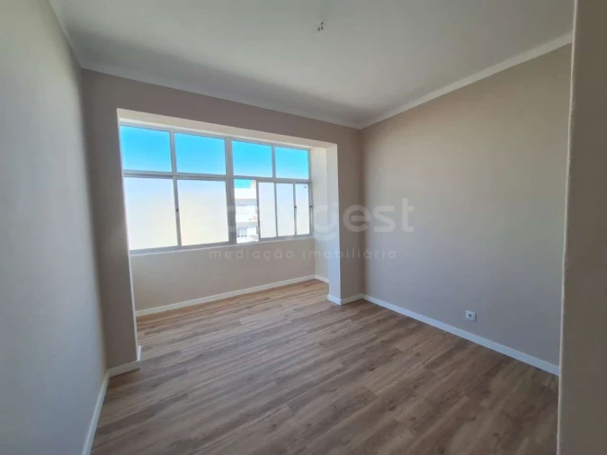 Apartamento T2 para Venda em Portimão Foto 7
