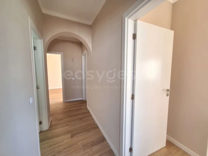 Apartamento T2 para Venda em Portimão Foto 8
