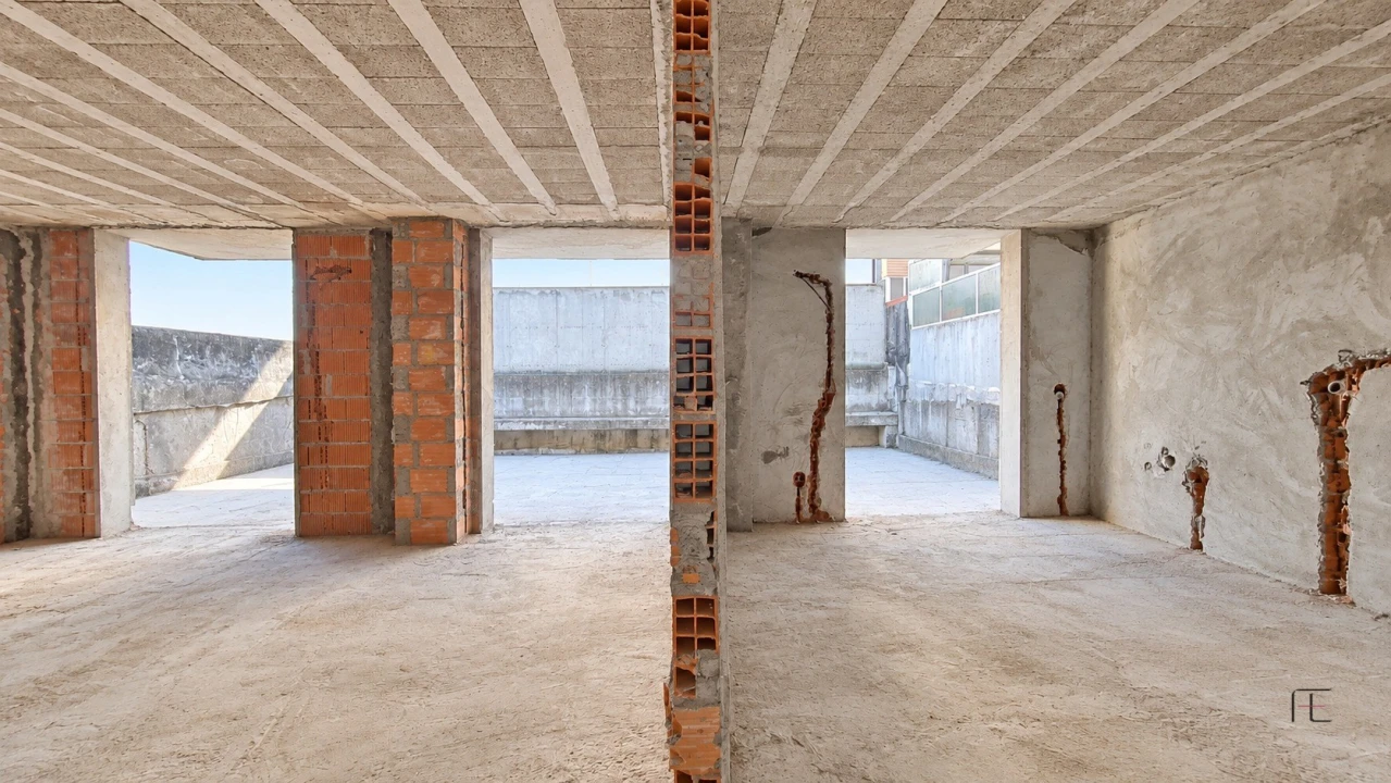 Apartamento T2 para Venda em Espinho Foto 3