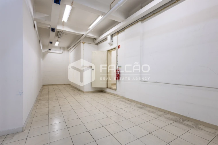 Loja para Arrendamento em Marvila, Ribeira Santarém, São Salvador, São Nicolau Foto 37