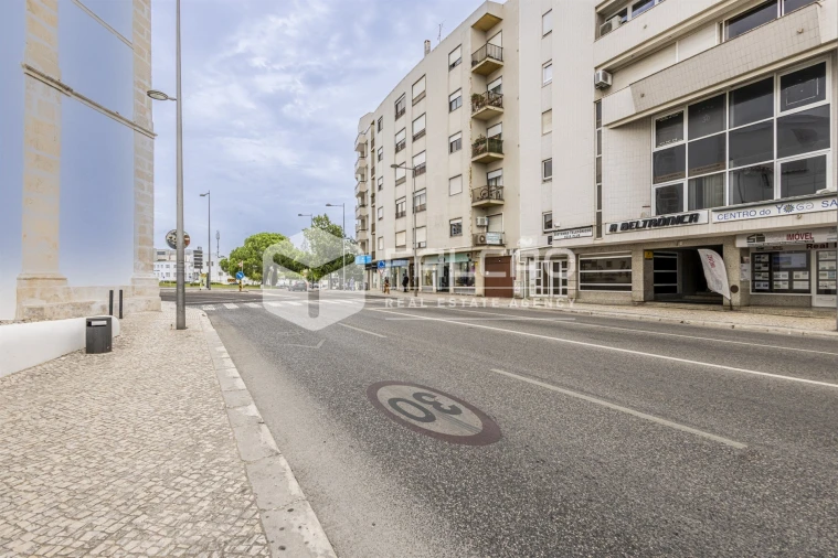 Loja para Arrendamento em Marvila, Ribeira Santarém, São Salvador, São Nicolau Foto 45
