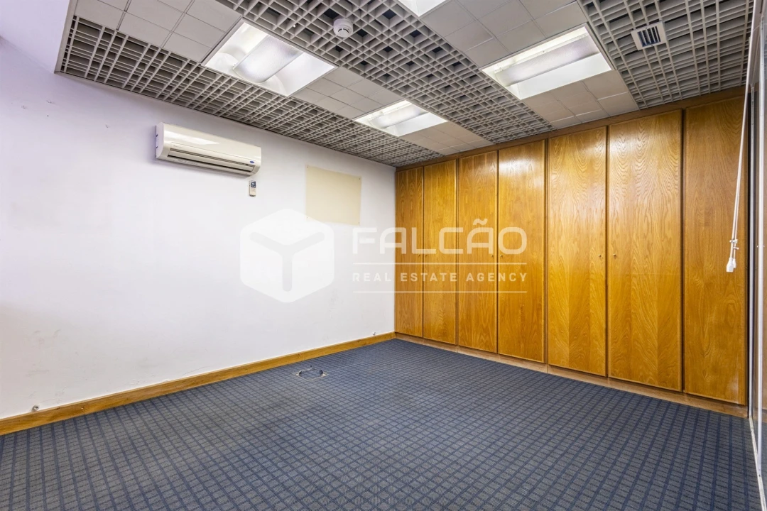 Loja para Arrendamento em Marvila, Ribeira Santarém, São Salvador, São Nicolau Foto 16