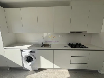 Apartamento T3 para Venda em Santo António dos Cavaleiros e Frielas