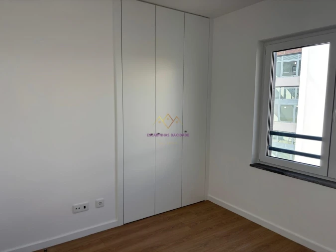 Apartamento T3 para Venda em Santo António dos Cavaleiros e Frielas Foto 16