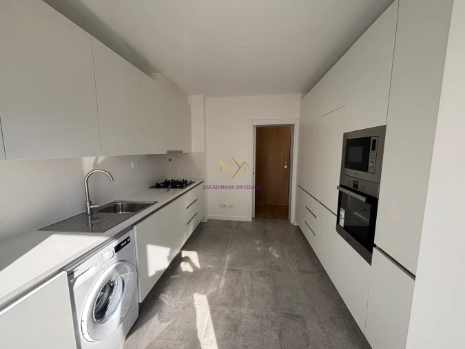 Apartamento T3 para Venda em Santo António dos Cavaleiros e Frielas Foto 8