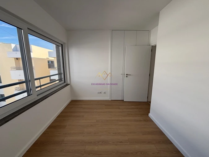 Apartamento T3 para Venda em Santo António dos Cavaleiros e Frielas Foto 14