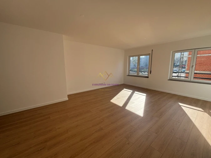 Apartamento T3 para Venda em Santo António dos Cavaleiros e Frielas Foto 7