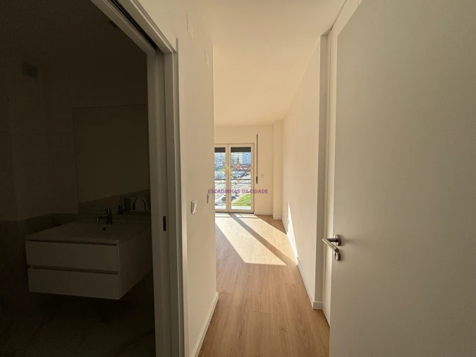Apartamento T3 para Venda em Santo António dos Cavaleiros e Frielas Foto 24