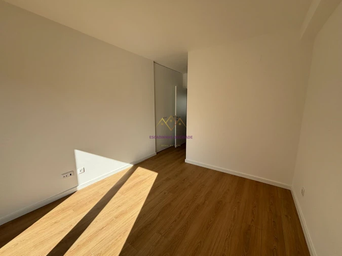 Apartamento T3 para Venda em Santo António dos Cavaleiros e Frielas Foto 26