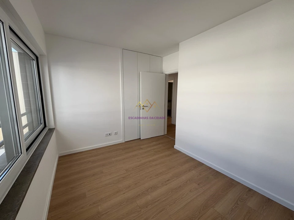 Apartamento T3 para Venda em Santo António dos Cavaleiros e Frielas Foto 15