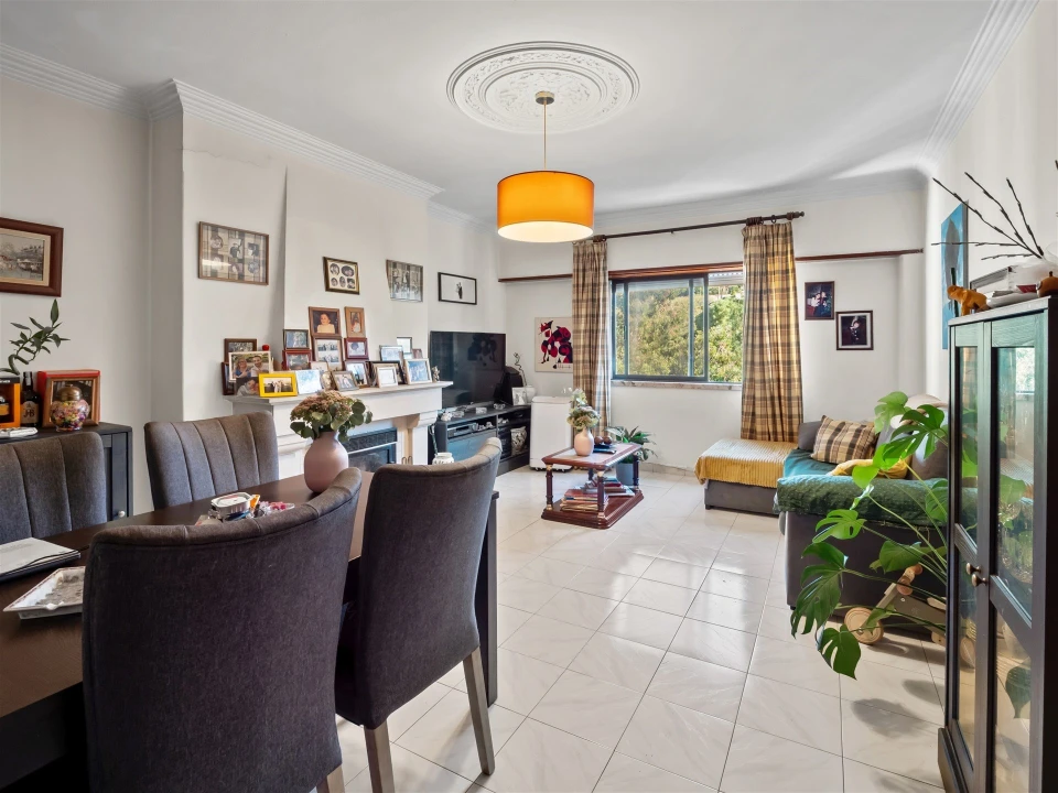 Apartamento T3 para Venda em Carnaxide e Queijas Foto 1