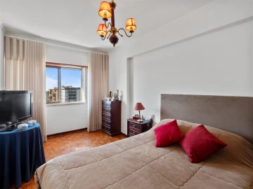 Apartamento T3 para Venda em Carnaxide e Queijas